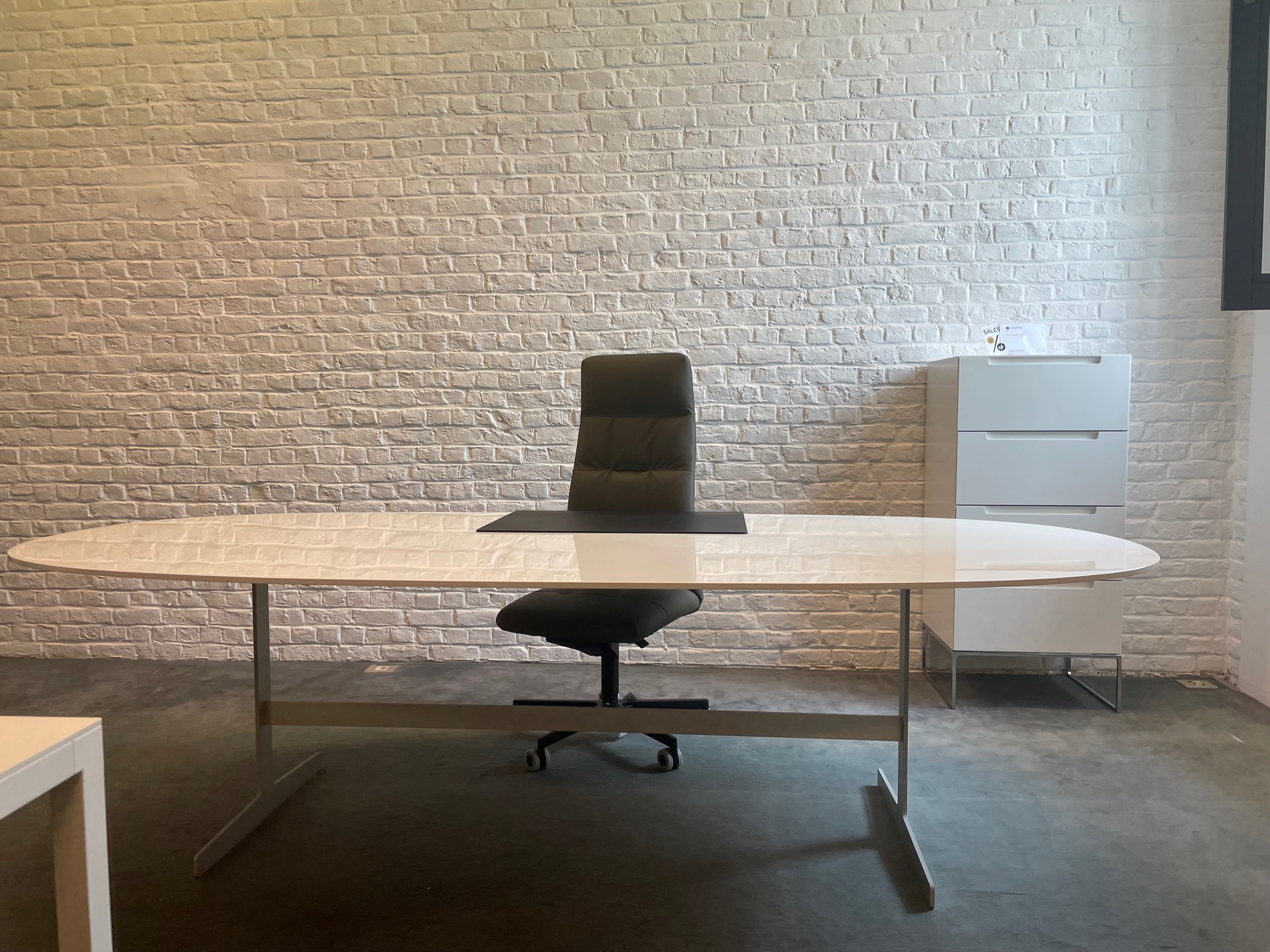 CAPPELLINI  &#8211; ovalen tafel Simplon hoogglans wit
